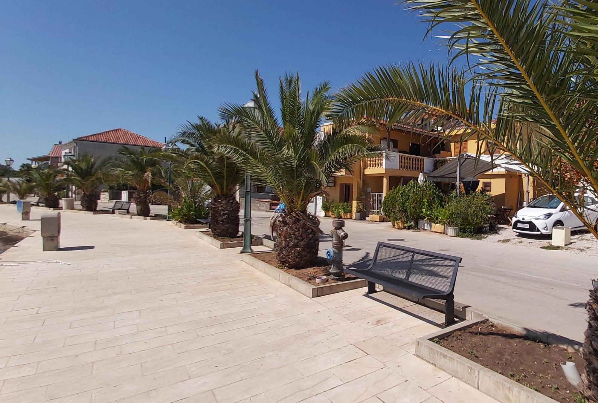 Luxury Apartment By The Sea With Private Whirlpool And Terrace 50M2 Posedarje Exterior photo